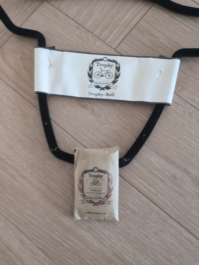 Colgador de pared Trophy Bull negro