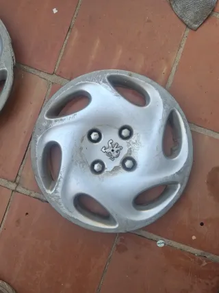 4 Tapacubos Peugeot 15€