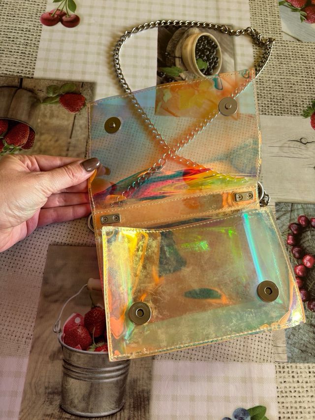 Bolso de hombro transparente iridiscente