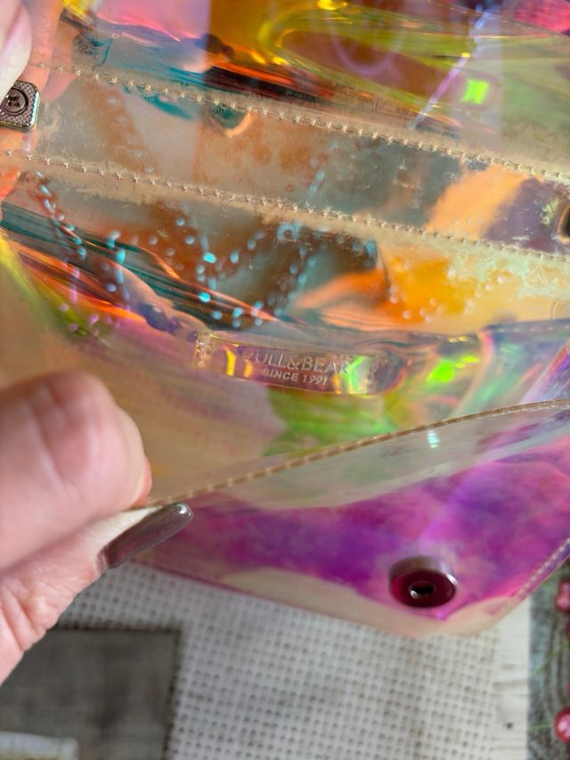 Bolso de hombro transparente iridiscente