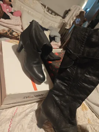 Stivali alti in pelle neri