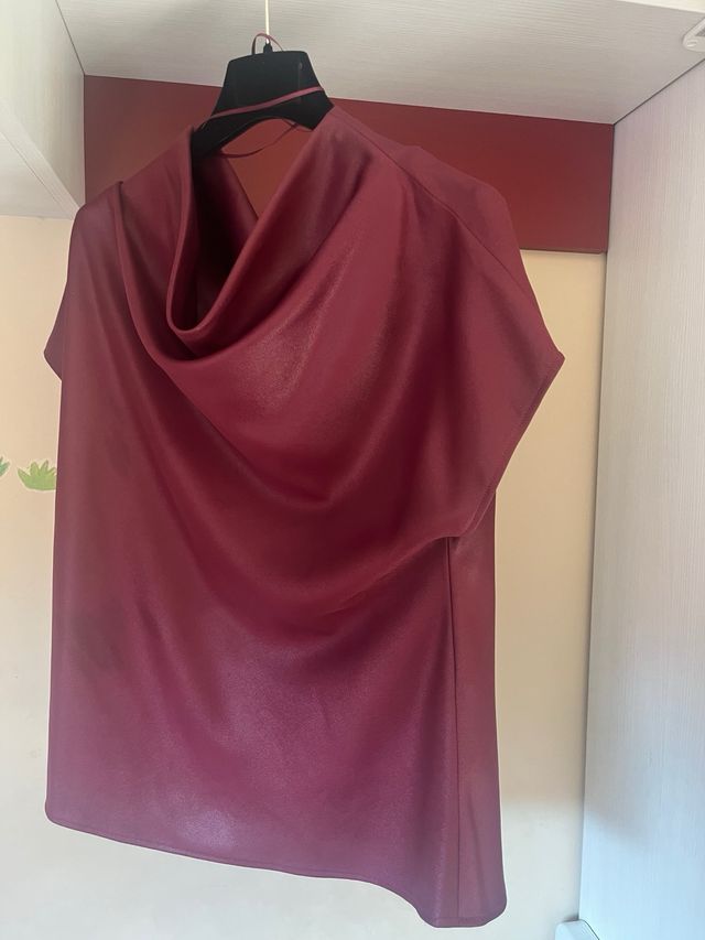 Vestido fiesta Adolfo Domínguez en color Burdeos