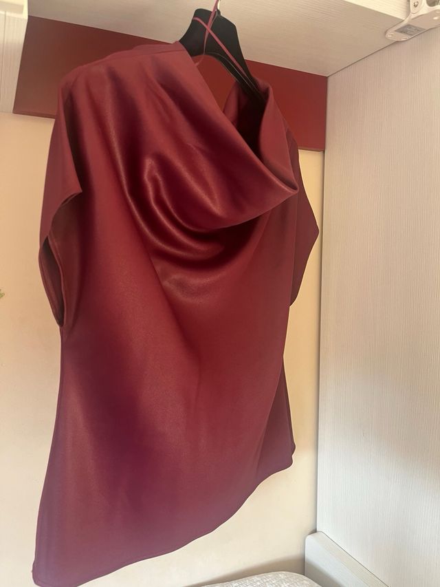 Vestido fiesta Adolfo Domínguez en color Burdeos