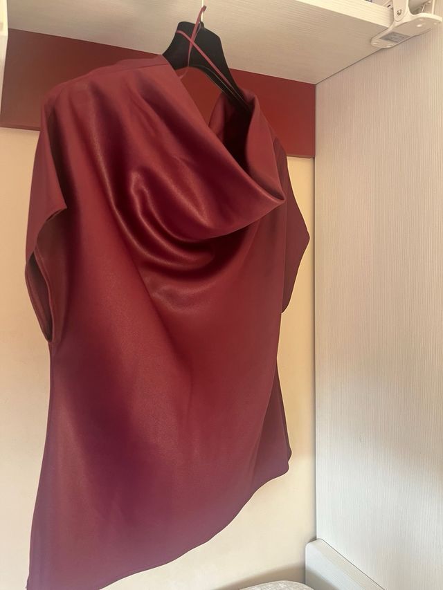 Vestido fiesta Adolfo Domínguez en color Burdeos