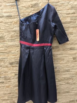 Vestito Chi Chi London con rose rosse