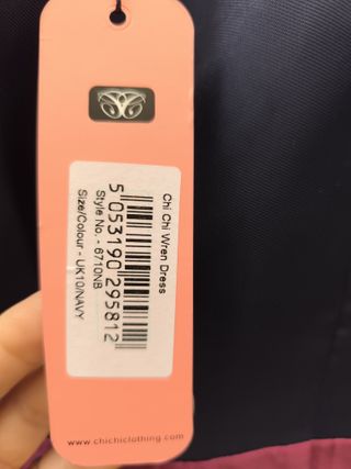 Vestito Chi Chi London con rose rosse