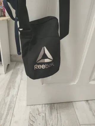Bandolera Reebok Negra