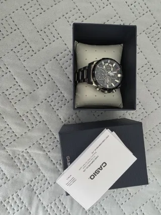 Reloj Casio Edifice Solar con cristal de zafiro