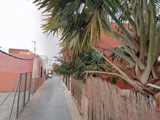 Casa adosada en venta en La Chanca - Pescadería en Almería