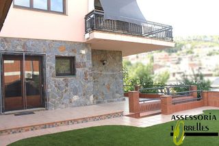 Chalet en venta en Torrelles de Llobregat
