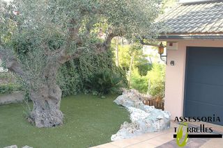 Chalet en venta en Torrelles de Llobregat