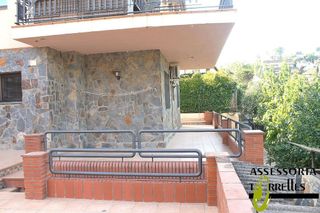 Chalet en venta en Torrelles de Llobregat