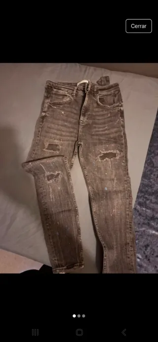 Pantalón Zara hombre negro con manchas