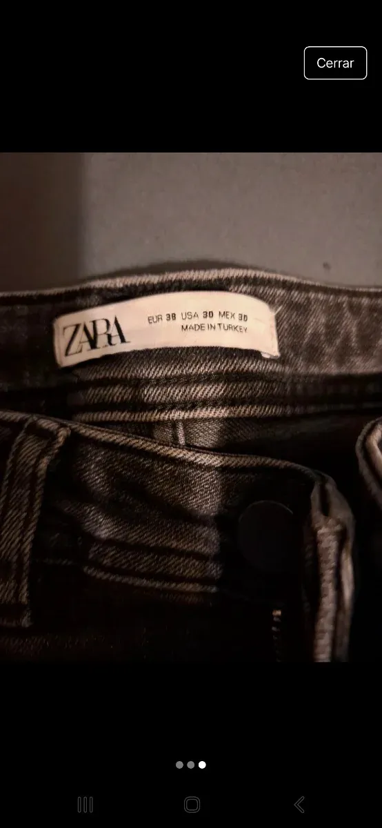 Pantalón Zara hombre negro con manchas