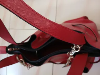 Bolso cubo mujer rojo con cadena