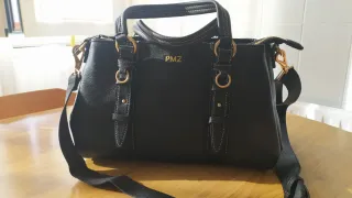 Bolso PMZ negro con correa