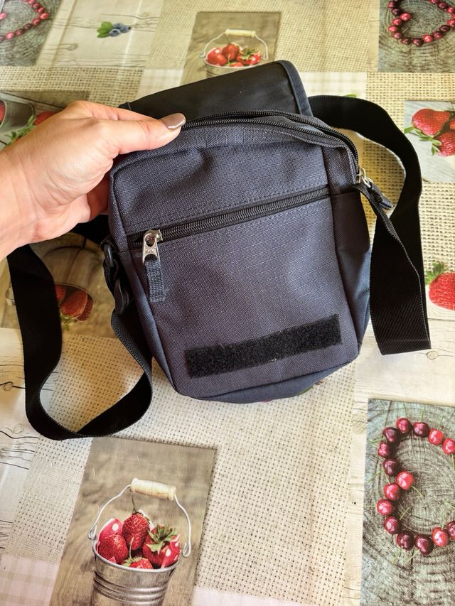 Bandolera Quiksilver azul chico