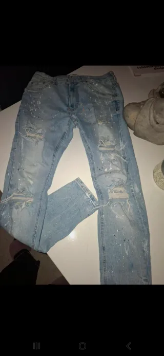 Pantalón Bershka hombre desgastado