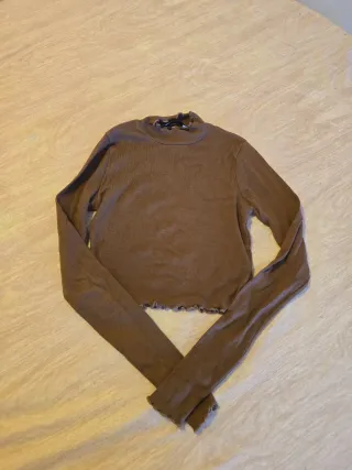 Camiseta marrón de manga larga