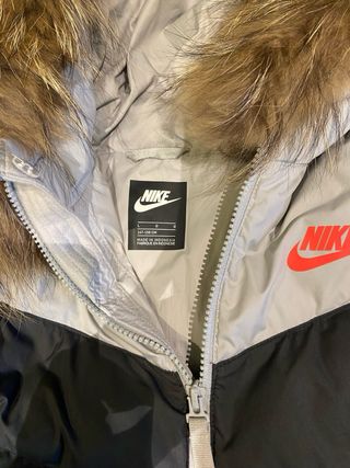 Abrigo Nike niño gris y negro talla L de niño