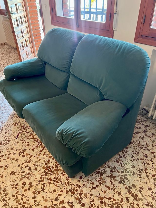 Sofá de terciopelo verde 1.50m
