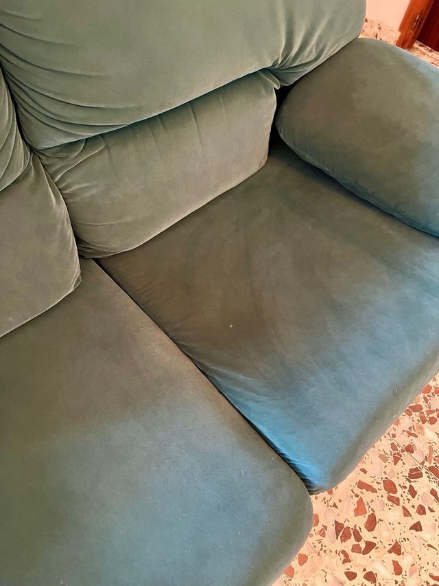 Sofá de terciopelo verde 1.50m