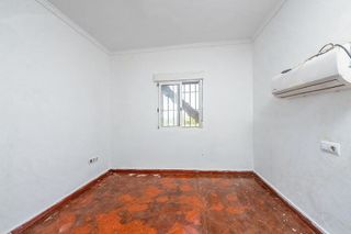 Chalet en venta en Carmona