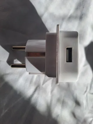 Adaptador Enchufe Viaje USB Blanco