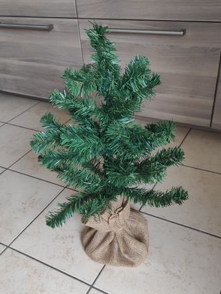 Albero di Natale con Palline, Luci e Base in juta