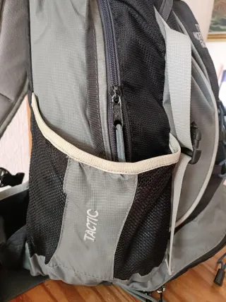 Mochila The North Face Negra y Gris