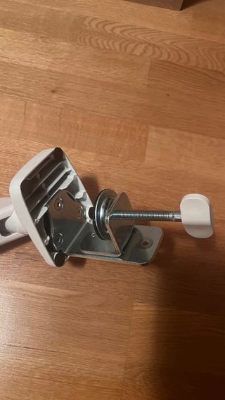 Brazo Soporte Monitor Blanco y Plateado