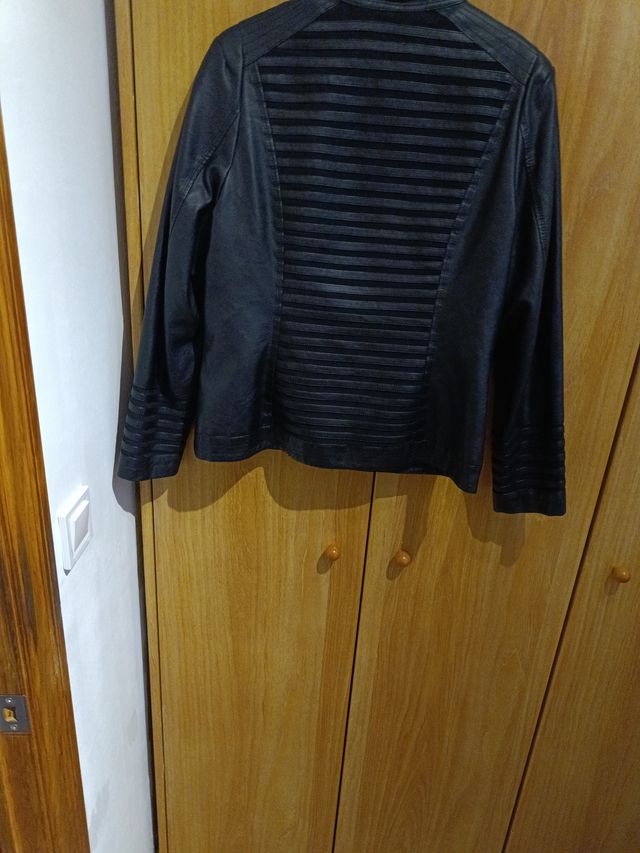 Cazadora Polipiel Negra