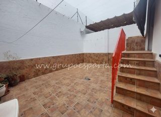 Casa adosada en venta en Gerena
