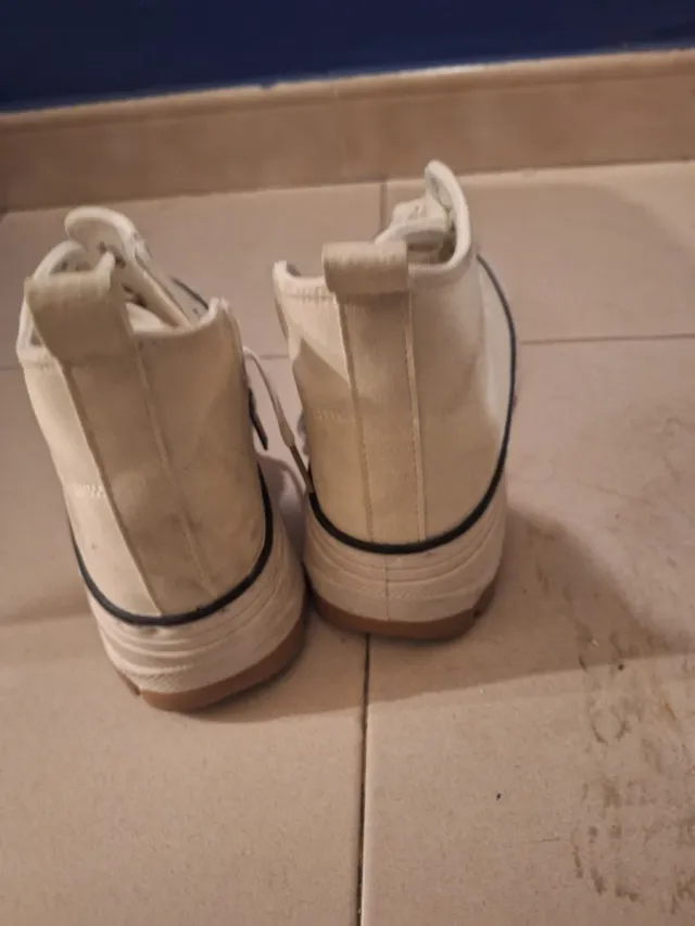 Zapatos plataforma estilo Converse beige