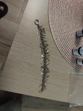 Pulsera de plata con colgantes