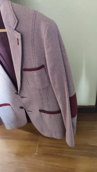 Chaqueta de caballero rosa burdeos