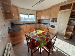 Chalet en venta en Joc de la Bola - Camps d'Esports - Ciutat Jardí - Montcada en Lleida