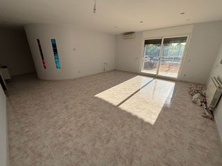 Chalet en venta en Joc de la Bola - Camps d'Esports - Ciutat Jardí - Montcada en Lleida