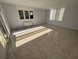 Chalet en venta en Joc de la Bola - Camps d'Esports - Ciutat Jardí - Montcada en Lleida