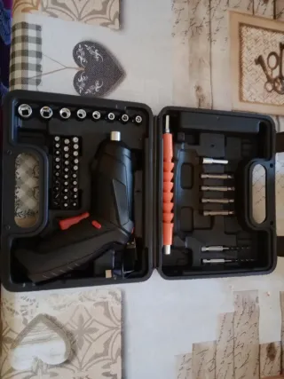 Destornillador Eléctrico con Accesorios