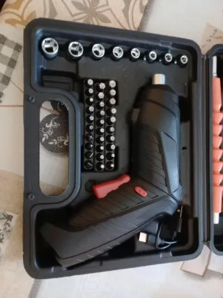 Destornillador Eléctrico con Accesorios