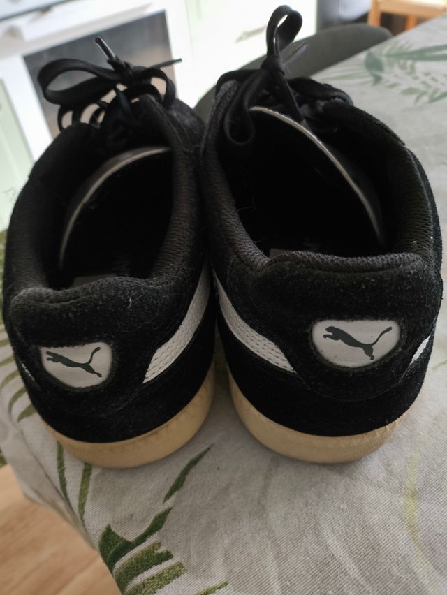 Zapatillas Puma Negras y Blancas