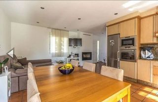 Chalet en venta en Grove (O)