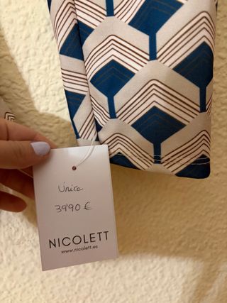 Traje Talla Única Estampado, elástico.