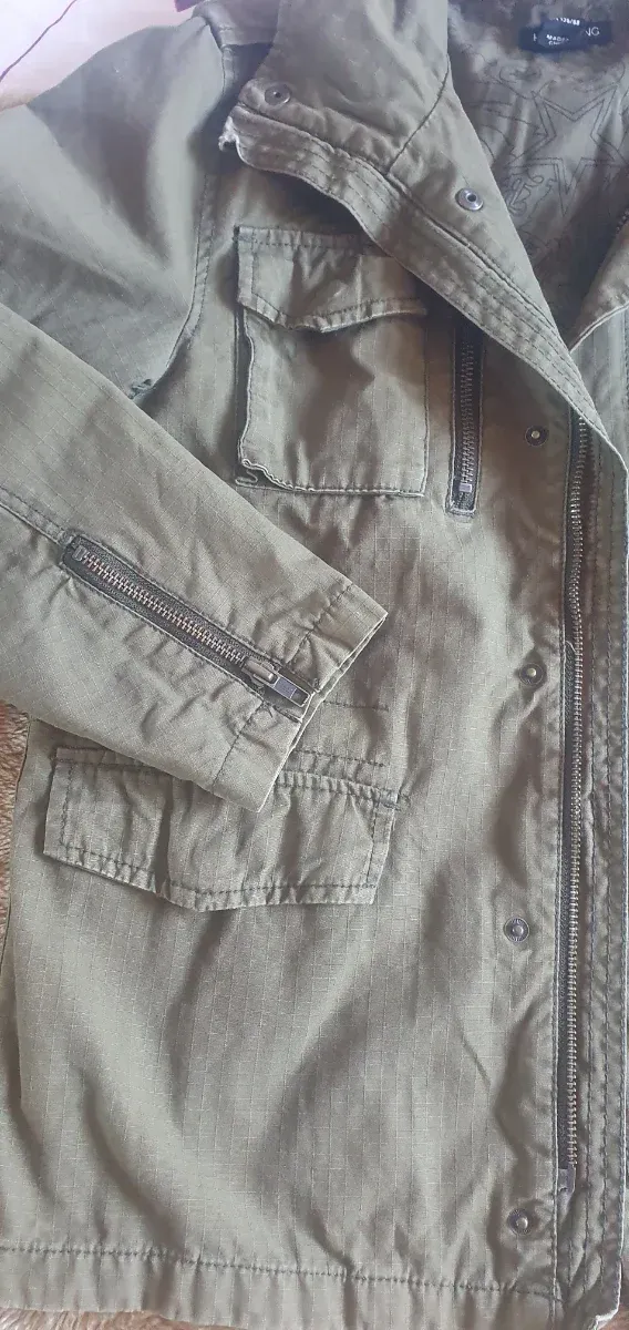 Chaqueta niño verde militar H&M