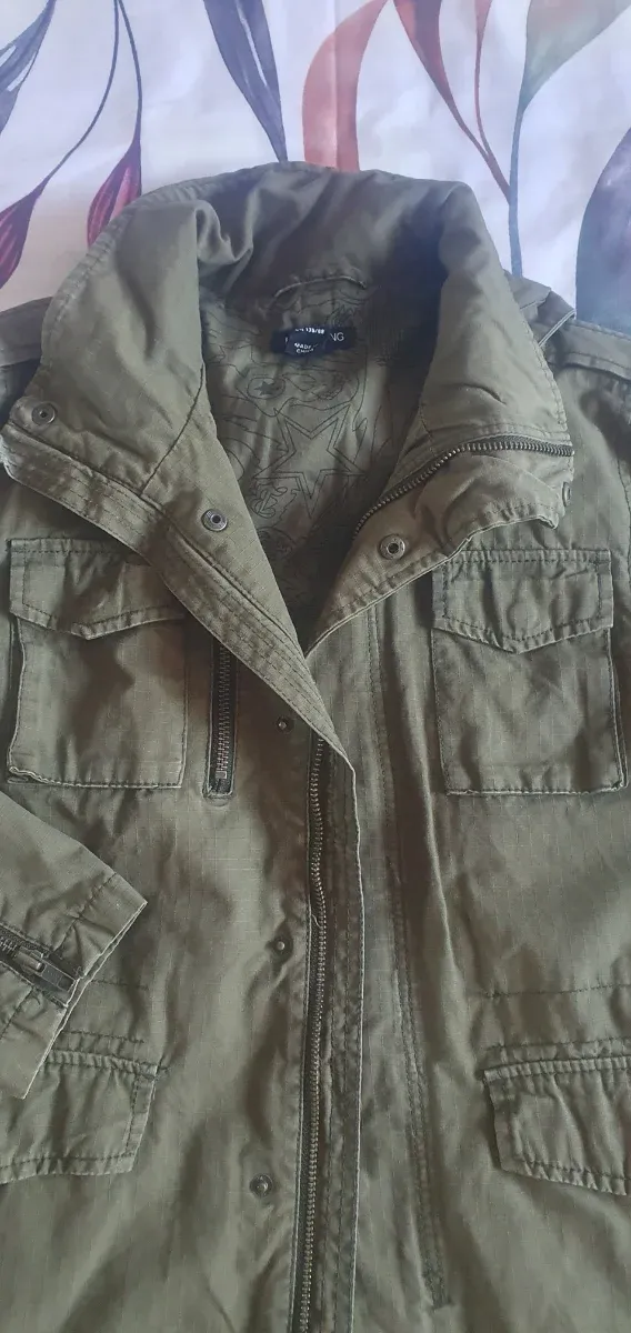 Chaqueta niño verde militar H&M