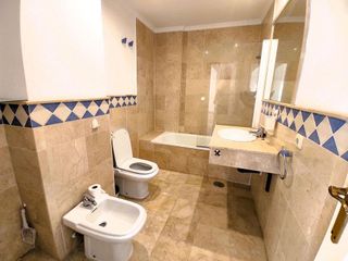 Piso en venta en Los Naranjos - Las Brisas en Marbella