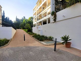 Piso en venta en Los Naranjos - Las Brisas en Marbella
