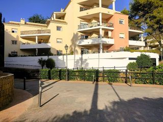 Piso en venta en Los Naranjos - Las Brisas en Marbella
