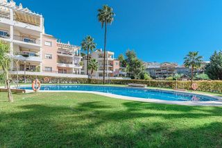 Piso en venta en Los Naranjos - Las Brisas en Marbella